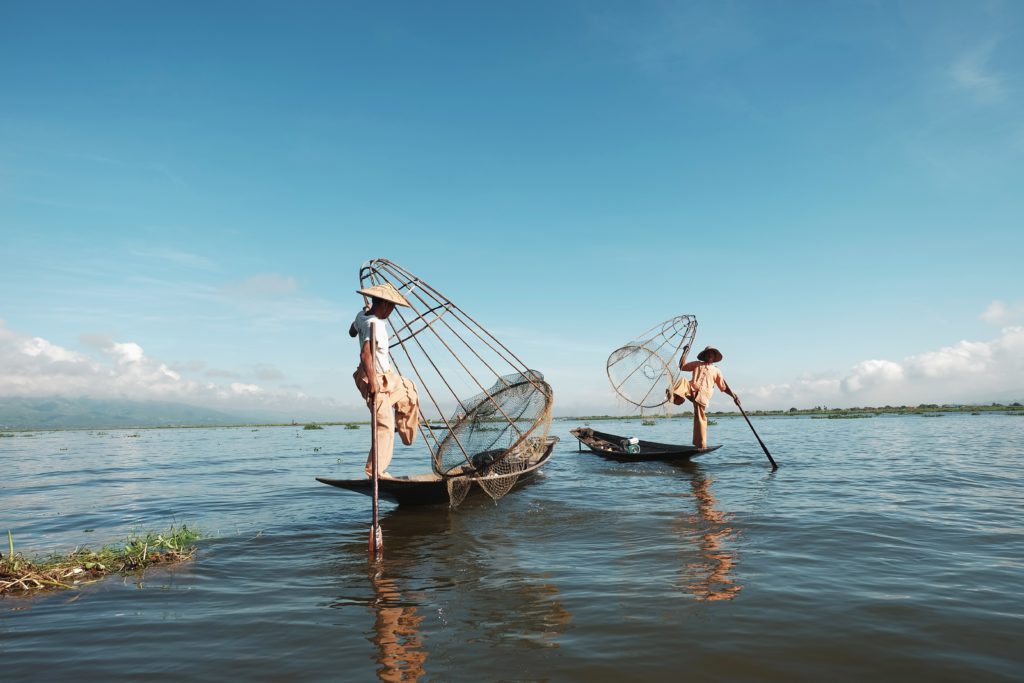 myanmar lake netting fishermen burma inle